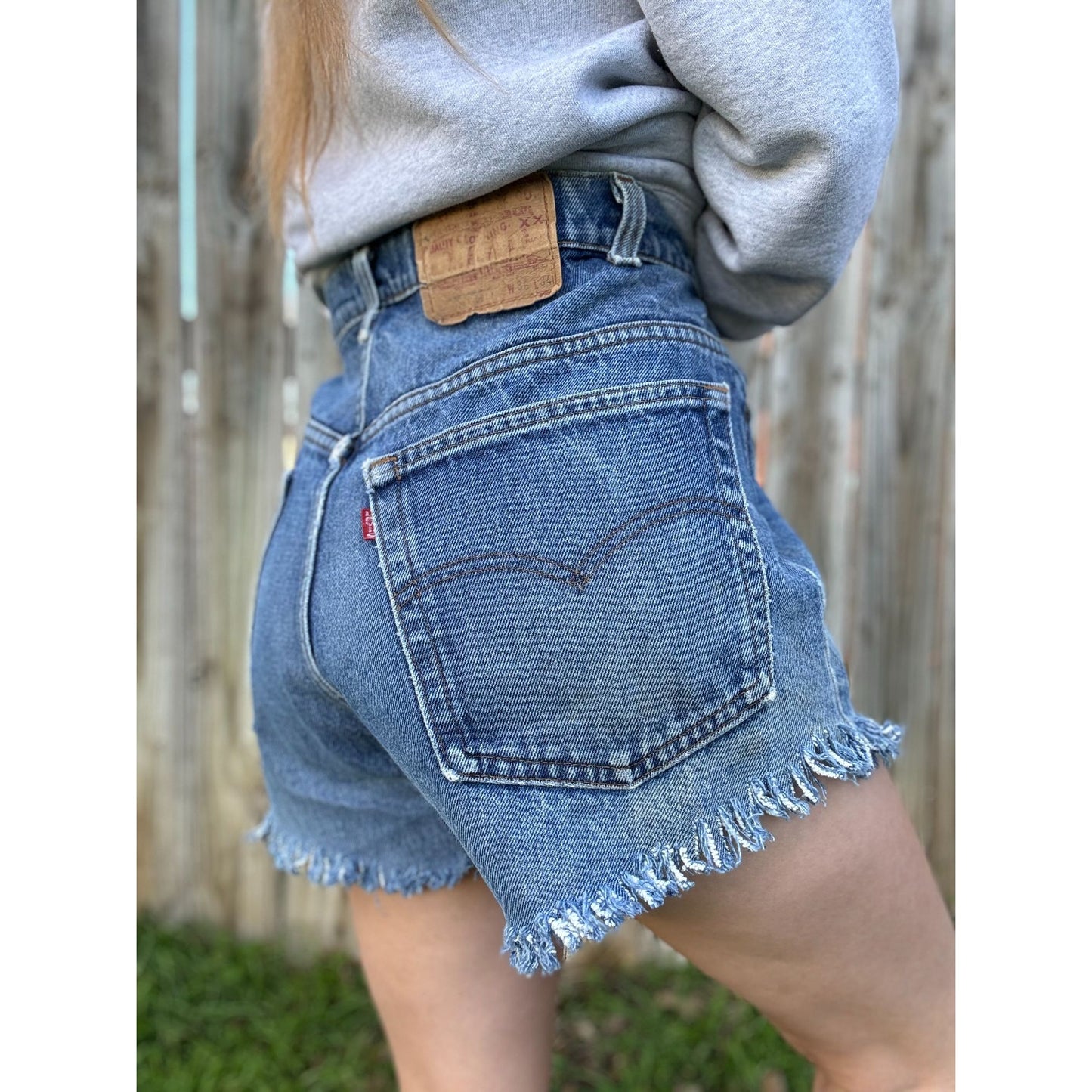 80's Levi's 517 Medium Wash Cut Off Raw Hem Denim Jean Shorts Size 36