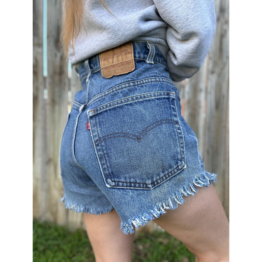 80's Levi's 517 Medium Wash Cut Off Raw Hem Denim Jean Shorts Size 36
