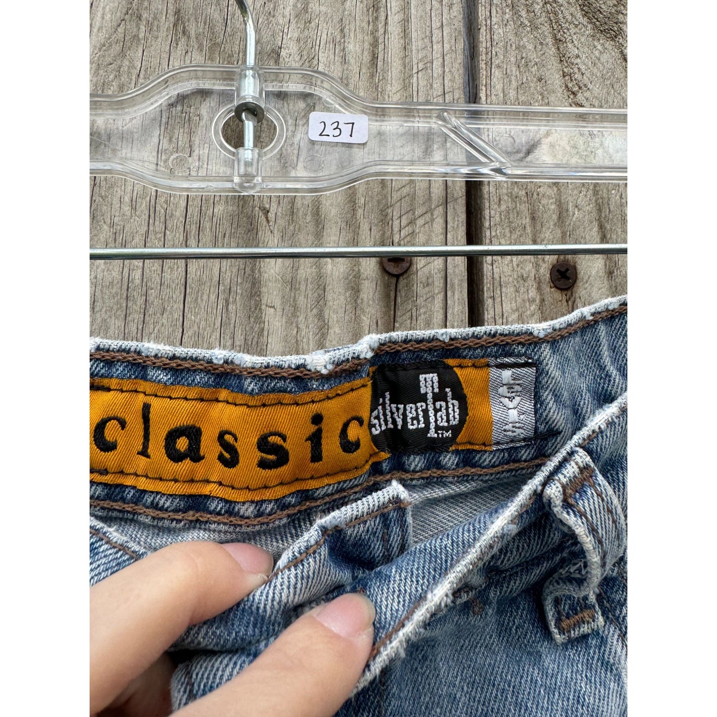 90's silverTab Classic Light Wash Cut Off Raw Hem Denim Jean Shorts 30