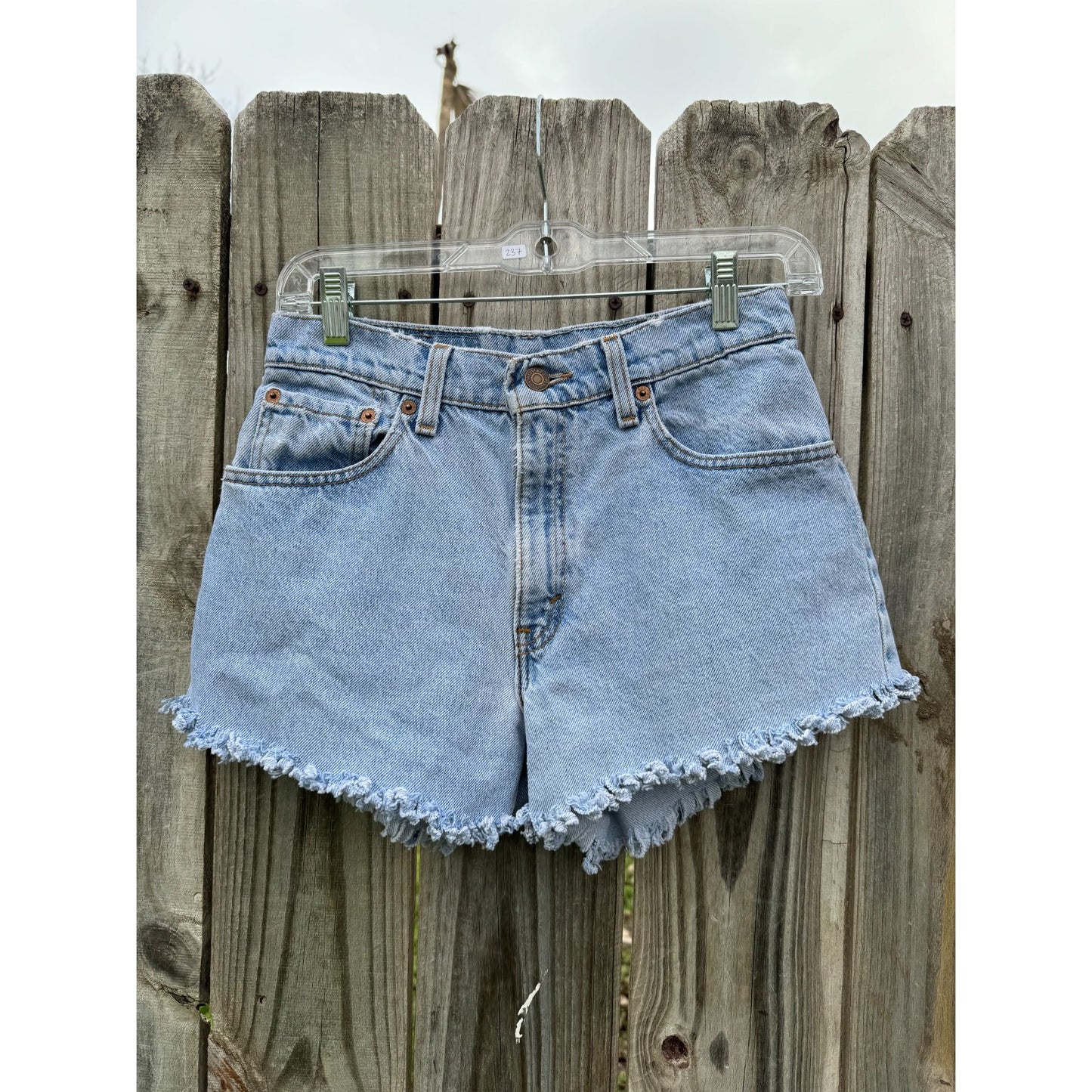 93' Levi's Women's 532 Light Wash Cut Off Raw Hem Denim Jean Shorts 7