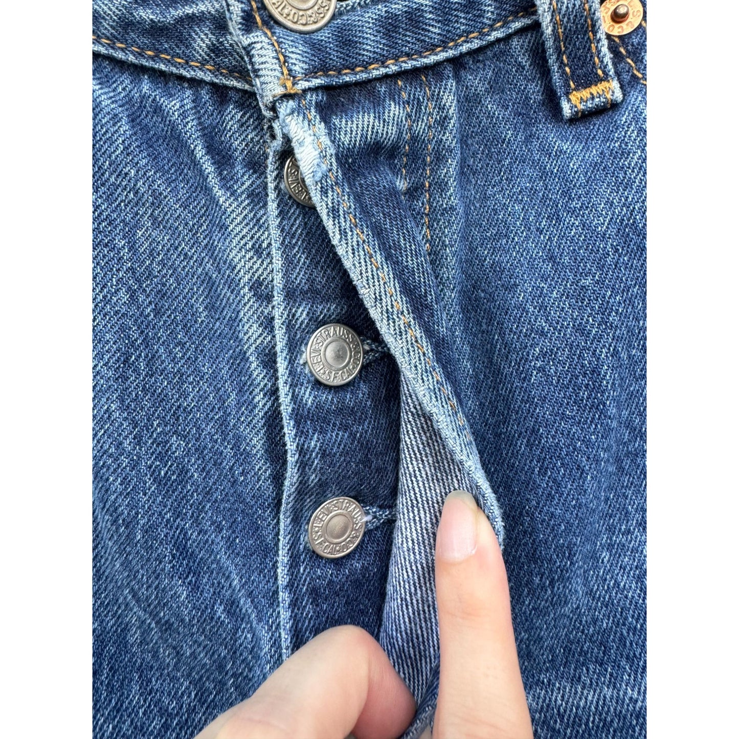 01' Levi's 501 Dark Wash Cut Off Raw Hem Denim Jean Shorts Size 30