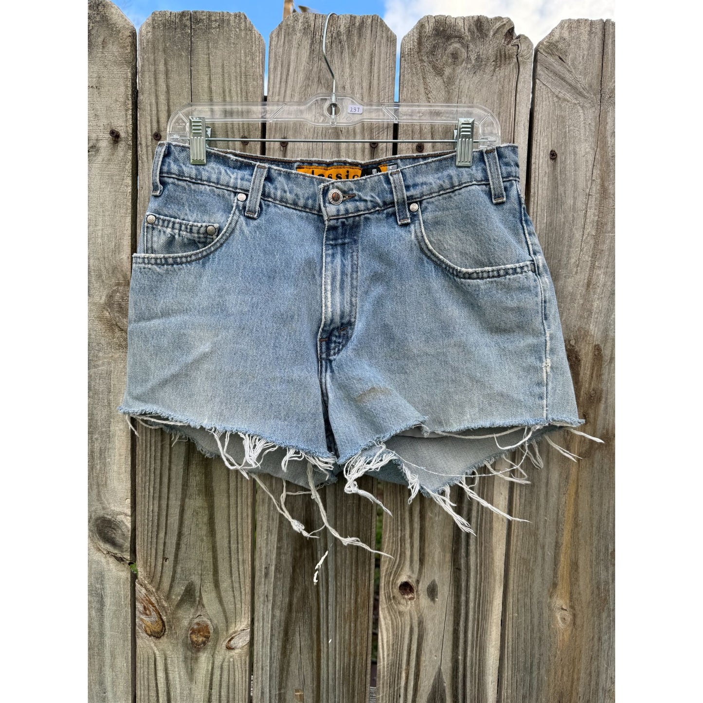 90's silverTab Classic Light Wash Cut Off Raw Hem Denim Jean Shorts 30
