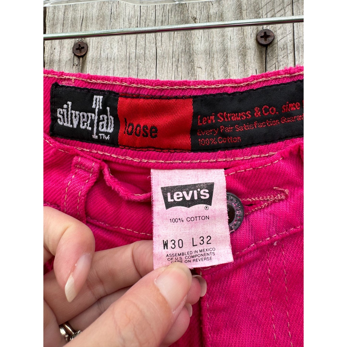 91' Levi's silverTab Loose Fit Hot Pink Cut Off Raw Hem Jean Shorts 30