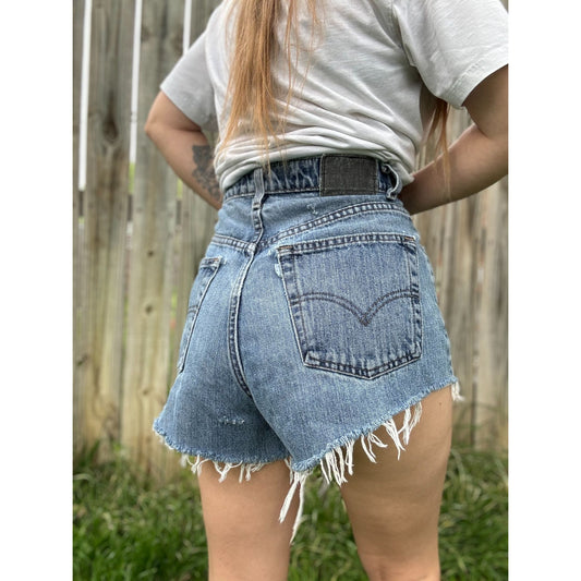97' Levi's silverTab Loose Fit Cut Off Raw Hem Denim Jean Shorts 34