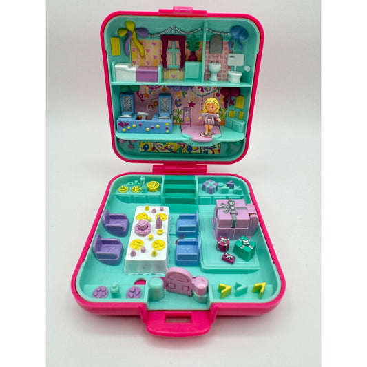 1989 Polly Pocket Partytime Surprise Compact w/ 1 Figure