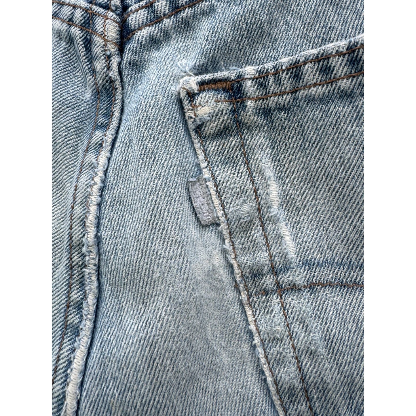 90's silverTab Classic Light Wash Cut Off Raw Hem Denim Jean Shorts 30