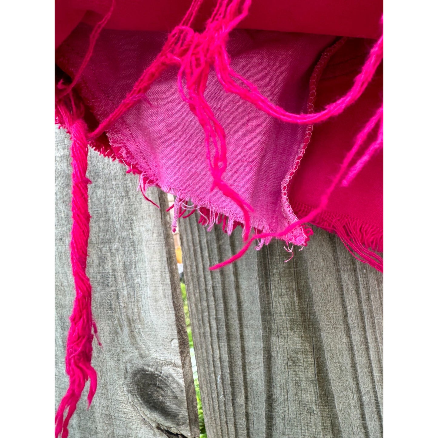 91' Levi's silverTab Loose Fit Hot Pink Cut Off Raw Hem Jean Shorts 30