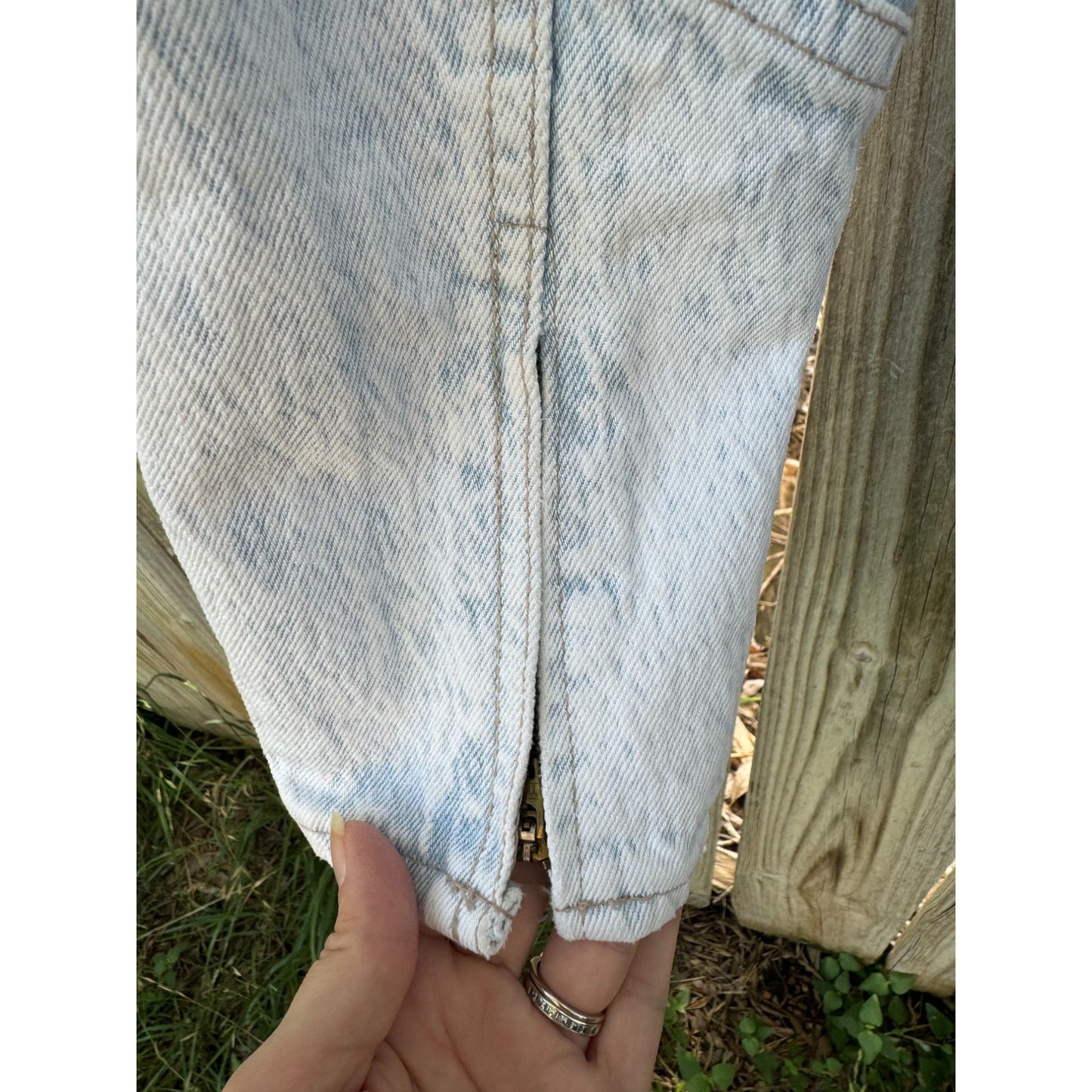 80's Lee Light Wash High Waisted Denim Jeans 5