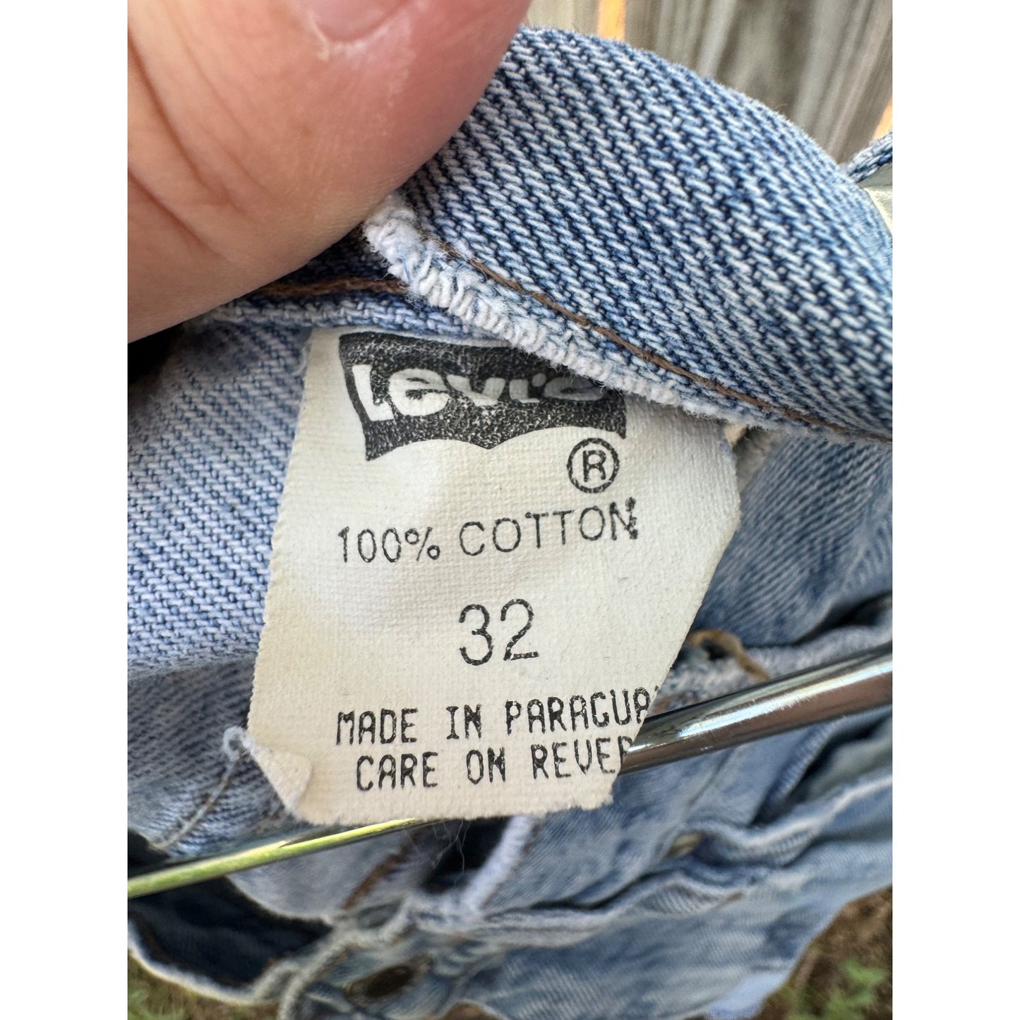 90's Levi's silverTab Medium Wash Cut Off Raw Hem Denim Jean Shorts 32