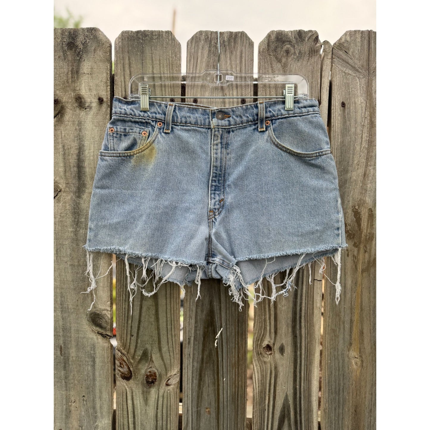 96' Levi's 550 Relaxed Fit Cut Off Raw Hem Denim Jean Shorts 13