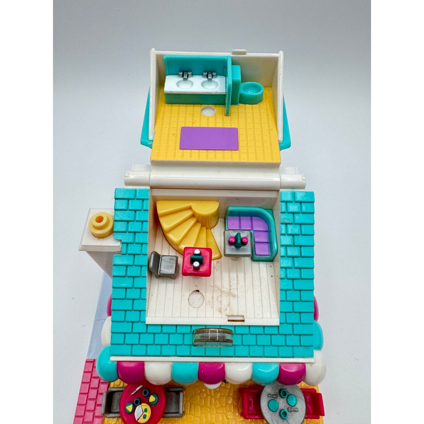 1993 Polly Pocket Pizzeria Building w/ 1 Figure