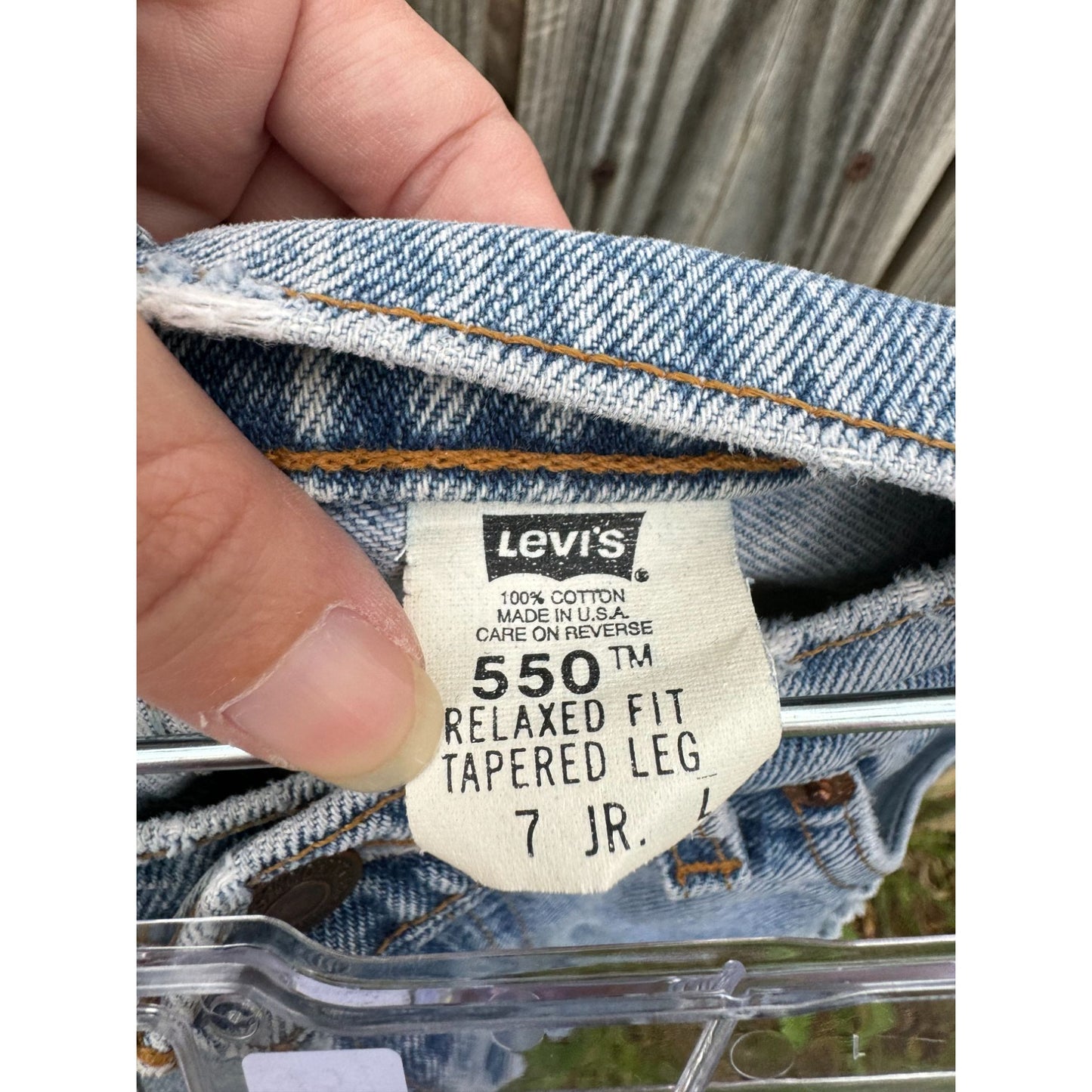 97' Levi's 550 Relaxed Fit Cut Off Raw Hem Denim Jean Shorts 7