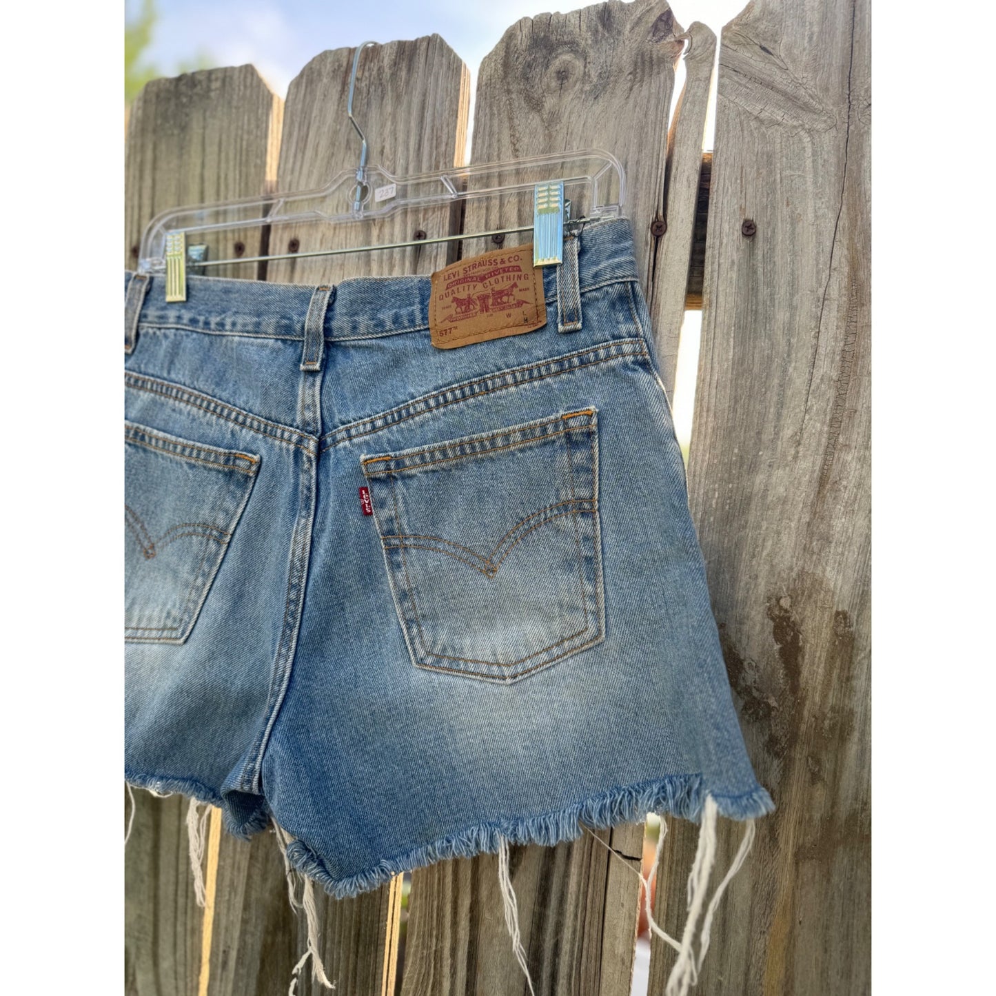 90's Levi's 577 Low Rise Loose Fit Cut Off Raw Hem Denim Jean Shorts 6