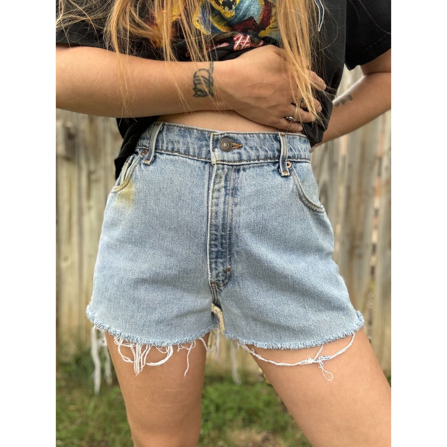 96' Levi's 550 Relaxed Fit Cut Off Raw Hem Denim Jean Shorts 13