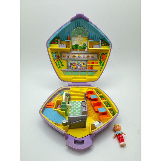 1992 Polly Pocket Polly at the Burger Stand w/ 1 Figure