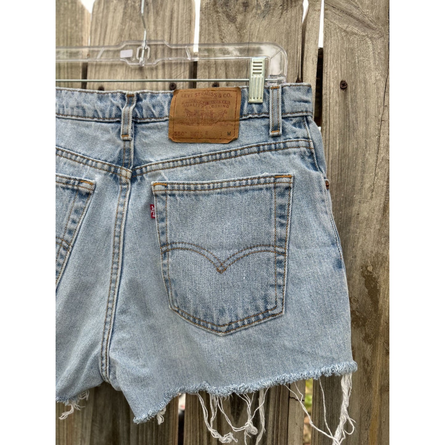 96' Levi's 550 Relaxed Fit Cut Off Raw Hem Denim Jean Shorts 13