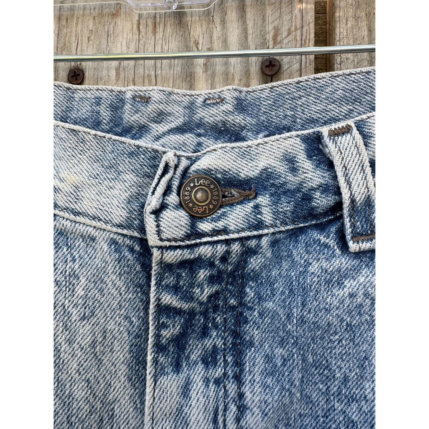 90's Lee Distressed Cut Off Raw Hem Denim Jean Shorts Size 29