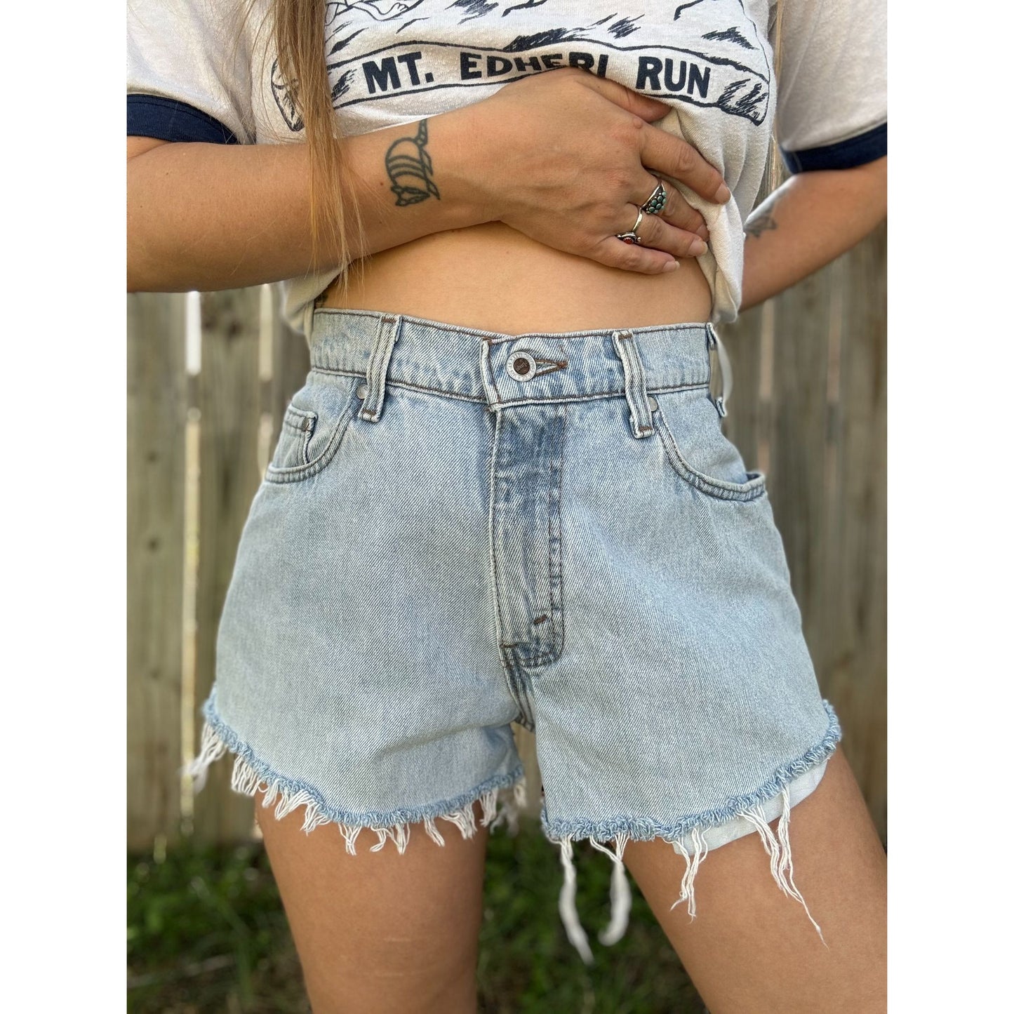 90's Levi's silverTab Loose Fit Cut Off Raw Hem Jean Shorts Waist 31"